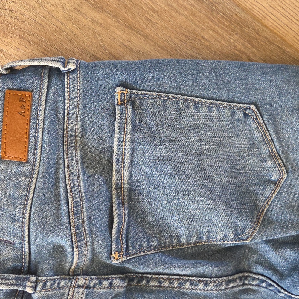 Abercrombie & Fitch Distressed Super Skinny Ankle Mid Rise Jeans - Picture 8 of 8